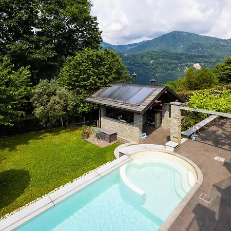Villa Elisa - Vista Con Piscina Pettenasco